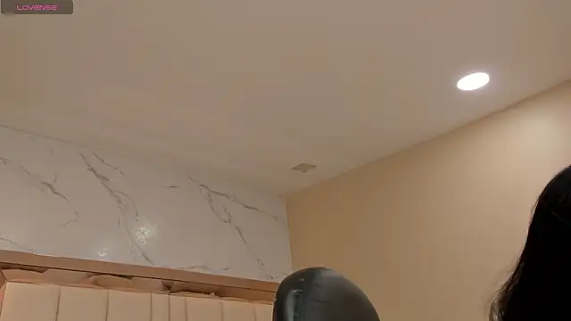 julieta rosee online show from December 2025 09:33:01 PM