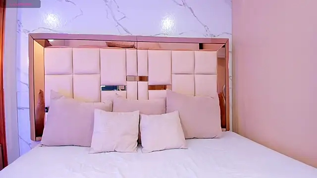 julieta rosee online show from February 2026 10:25:02 PM