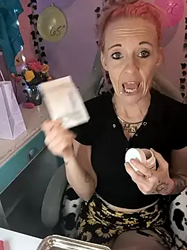 Purple2StayThnxx online show from September 2025 11:06:02 PM