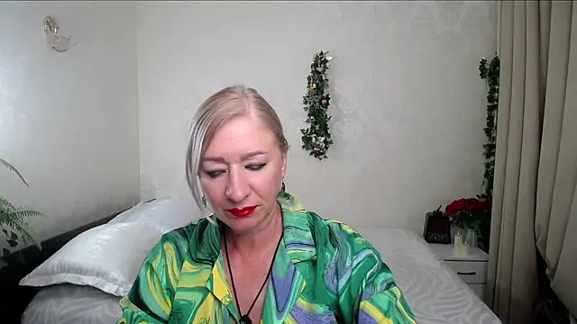 Snapshot of hunters_woman chatting on July 2026 01:37:01 PM hunters woman online show from July 2026 01:37:01 PM