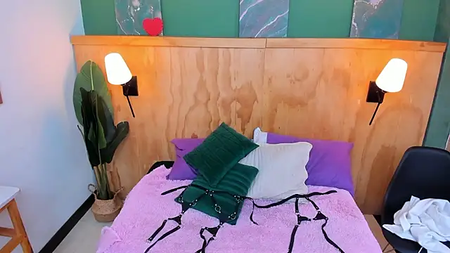 milavega  online show from January 2026 12:22:02 PM