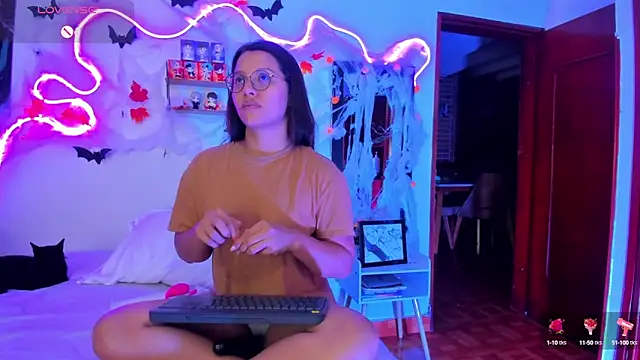 Dilan and Mia online show from October 2025 08:14:01 AM