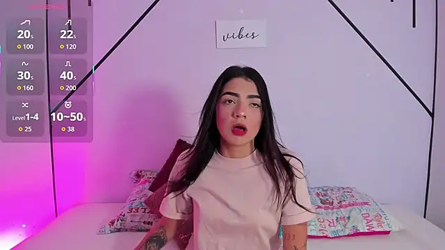 MiahCornell  online show from December 2025 07:30:02 PM