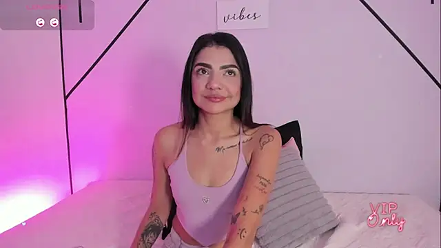 MiahCornell  online show from February 2026 07:40:01 PM