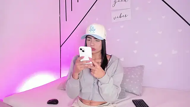 MiahCornell  online show from March 2026 07:26:01 PM