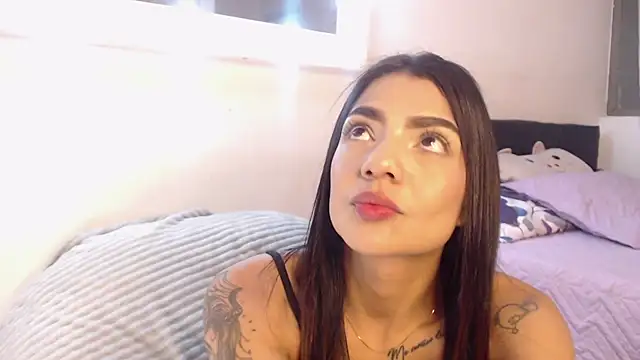 MiahCornell  online show from April 2026 07:03:01 PM