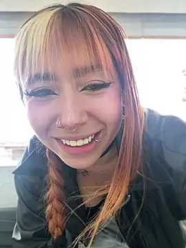 Snapshot of Sallem_Pink chatting on July 2026 11:18:01 AM Sallem Pink online show from July 2026 11:18:01 AM