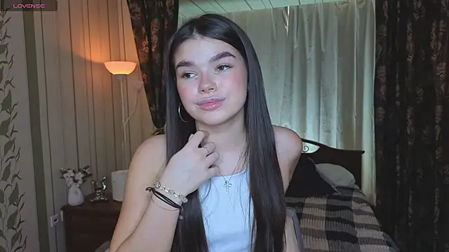 Snapshot of HollisHearl chatting on September 2025 09:09:01 AM HollisHearl online show from September 2025 09:09:01 AM