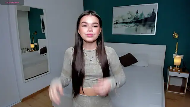 Snapshot of HollisHearl chatting on September 2025 07:19:01 AM HollisHearl online show from September 2025 07:19:01 AM