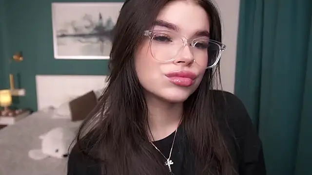 Snapshot of HollisHearl chatting on September 2025 07:10:02 AM HollisHearl online show from September 2025 07:10:02 AM