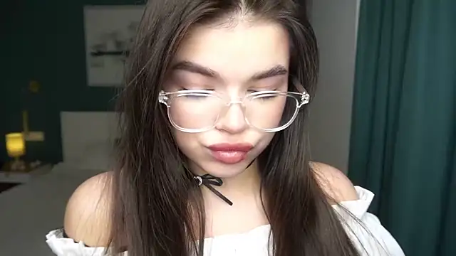 Snapshot of HollisHearl chatting on September 2025 07:12:02 AM HollisHearl online show from September 2025 07:12:02 AM