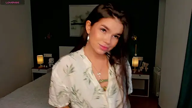 Snapshot of HollisHearl chatting on October 2025 07:20:02 AM HollisHearl online show from October 2025 07:20:02 AM