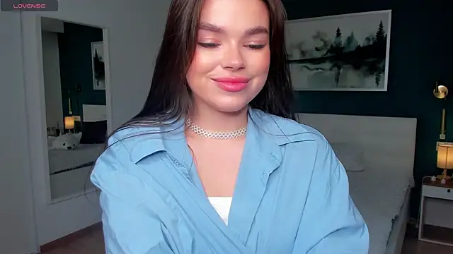 Snapshot of HollisHearl chatting on November 2025 07:20:02 AM HollisHearl online show from November 2025 07:20:02 AM