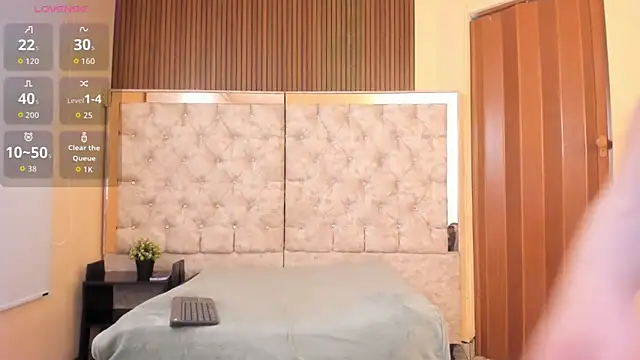 anita toro  online show from April 2026 11:32:01 AM