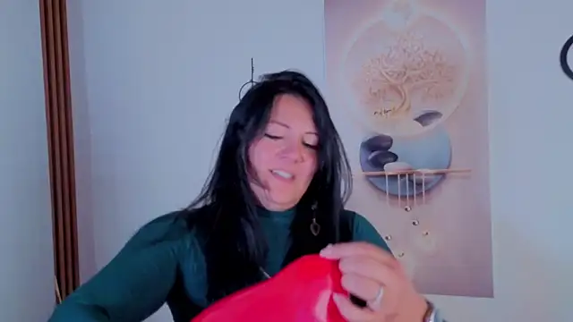 Snapshot of karla_valk1 chatting on October 2025 03:38:02 PM karla valk1 online show from October 2025 03:38:02 PM