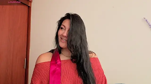 Snapshot of karla_valk1 chatting on May 2026 05:31:01 PM karla valk1 online show from May 2026 05:31:01 PM