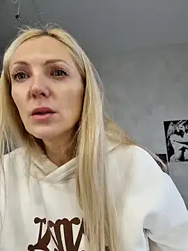 Snapshot of Monna chatting on January 2025 12:05:02 PM Monna online show from January 2025 12:05:02 PM