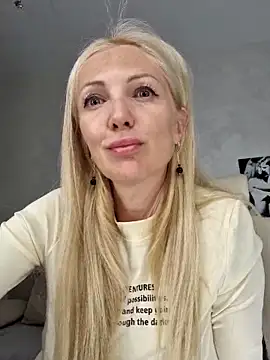 Snapshot of Monna chatting on February 2025 02:19:02 PM Monna online show from February 2025 02:19:02 PM