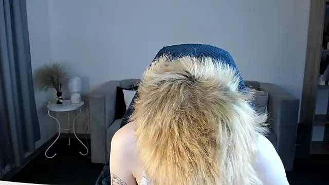 CarolineRichter online show from September 2025 02:24:02 AM