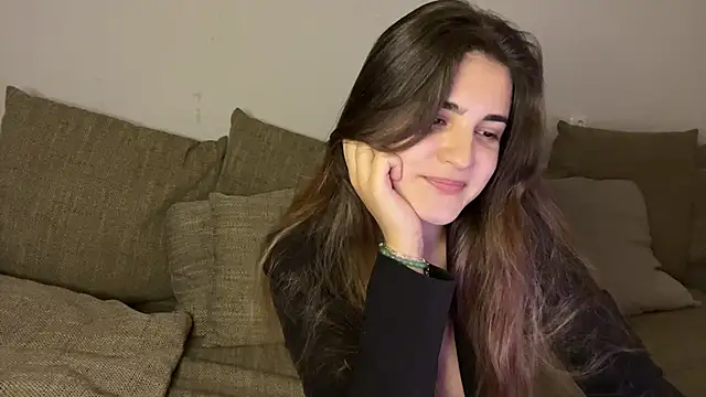 Vivalenti Kiss online show from November 2025 04:58:02 PM