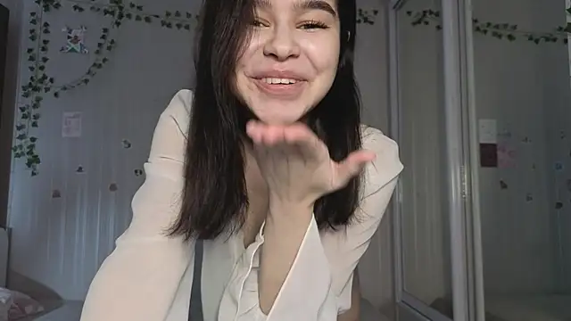 sladkoezzzka online show from October 2025 06:23:01 PM