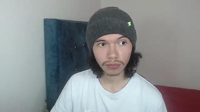 Xoxo Smiles online show from November 2025 03:59:01 PM