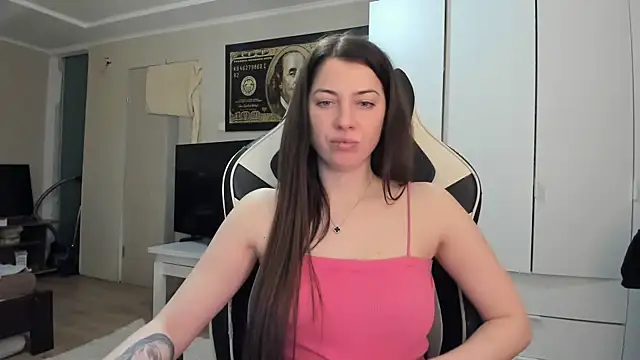 EmiLovsi online show from March 2026 08:04:01 PM