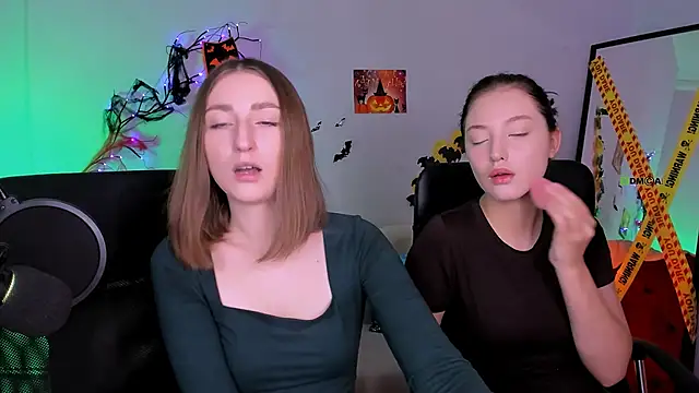 eva smiith  online show from October 2025 06:13:02 AM