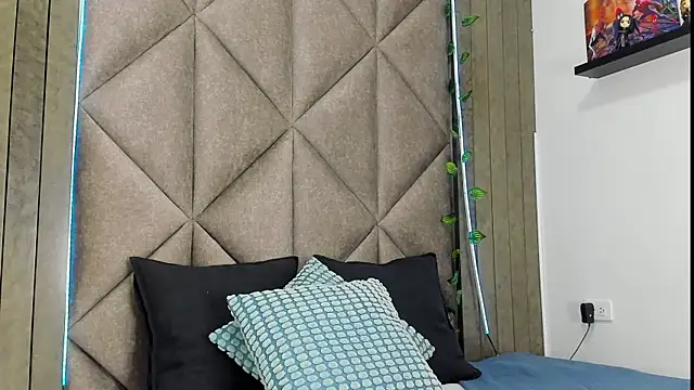 RiriiBrunette   online show from October 2025 07:49:02 PM