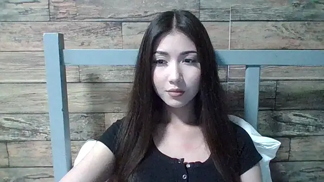 Virginia Hicks online show from October 2025 03:21:02 PM