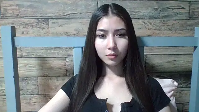 Virginia Hicks online show from November 2025 05:24:02 PM