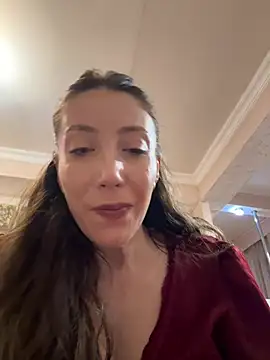 Snapshot of HellaryTourent chatting on February 2026 06:33:01 PM HellaryTourent online show from February 2026 06:33:01 PM