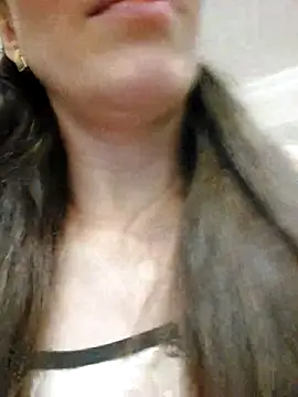 Snapshot of HellaryTourent chatting on February 2026 04:36:02 PM HellaryTourent online show from February 2026 04:36:02 PM