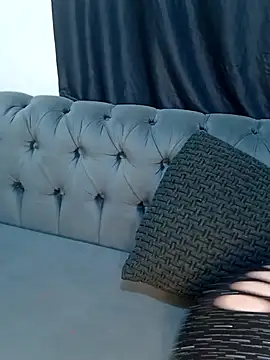 Queen-15 online show from November 2025 05:29:01 AM