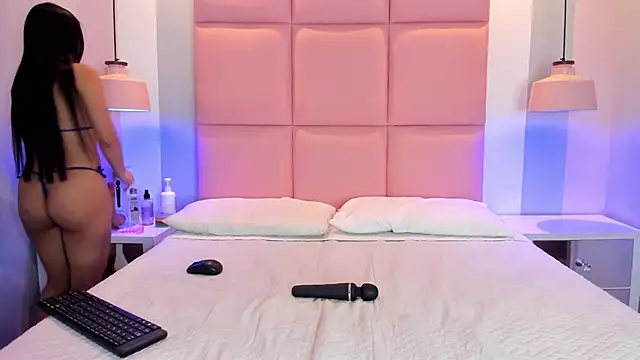 JulianaValencia online show from November 2025 02:32:02 PM