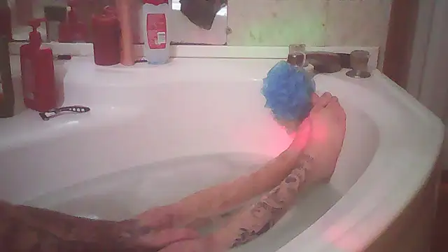 Snapshot of BonnienClyde5421 chatting on February 2026 04:46:02 AM BonnienClyde5421 online show from February 2026 04:46:02 AM