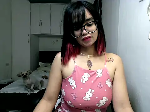 Snapshot of eattmebabyy chatting on February 2026 12:15:02 PM eattmebabyy online show from February 2026 12:15:02 PM