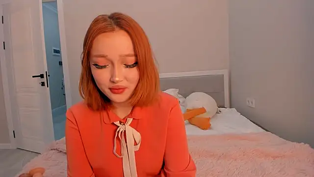 yuna loon online show from October 2025 02:12:02 PM