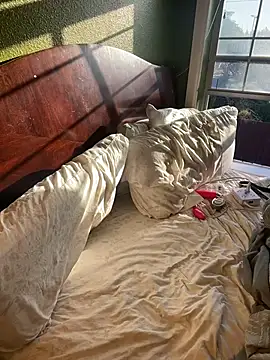 Snapshot of caramel__cremes chatting on November 2025 02:16:02 PM caramel cremes online show from November 2025 02:16:02 PM