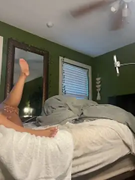 Snapshot of caramel__cremes chatting on November 2025 01:28:01 PM caramel cremes online show from November 2025 01:28:01 PM