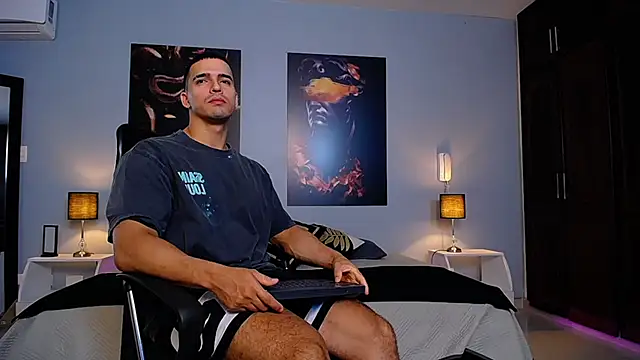 ChristopherBlack  online show from September 2025 01:00:02 PM