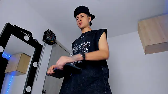 Mateo Escobar online show from September 2025 12:13:02 AM