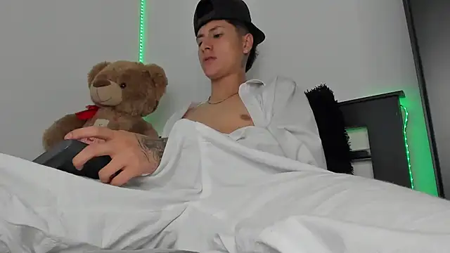 Mateo Escobar online show from November 2025 07:52:02 AM