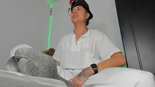 Mateo Escobar online show from December 2025 10:30:02 PM