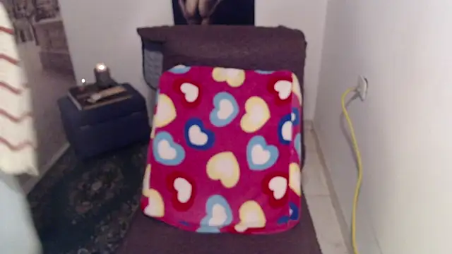 Snapshot of Milf_Valeria chatting on September 2025 02:38:01 PM Milf Valeria online show from September 2025 02:38:01 PM