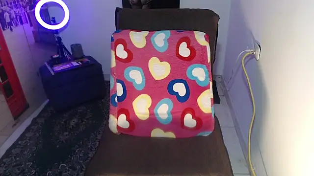 Snapshot of Milf_Valeria chatting on September 2025 02:52:02 PM Milf Valeria online show from September 2025 02:52:02 PM