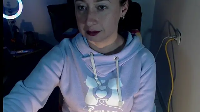 Snapshot of Milf_Valeria chatting on October 2025 03:02:01 PM Milf Valeria online show from October 2025 03:02:01 PM