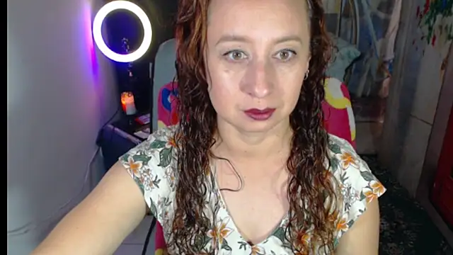 Snapshot of Milf_Valeria chatting on October 2025 02:42:02 PM Milf Valeria online show from October 2025 02:42:02 PM