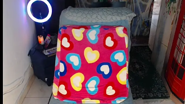 Snapshot of Milf_Valeria chatting on October 2025 02:18:01 PM Milf Valeria online show from October 2025 02:18:01 PM