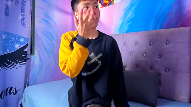 MaxiWildd online show from December 2025 12:58:02 PM